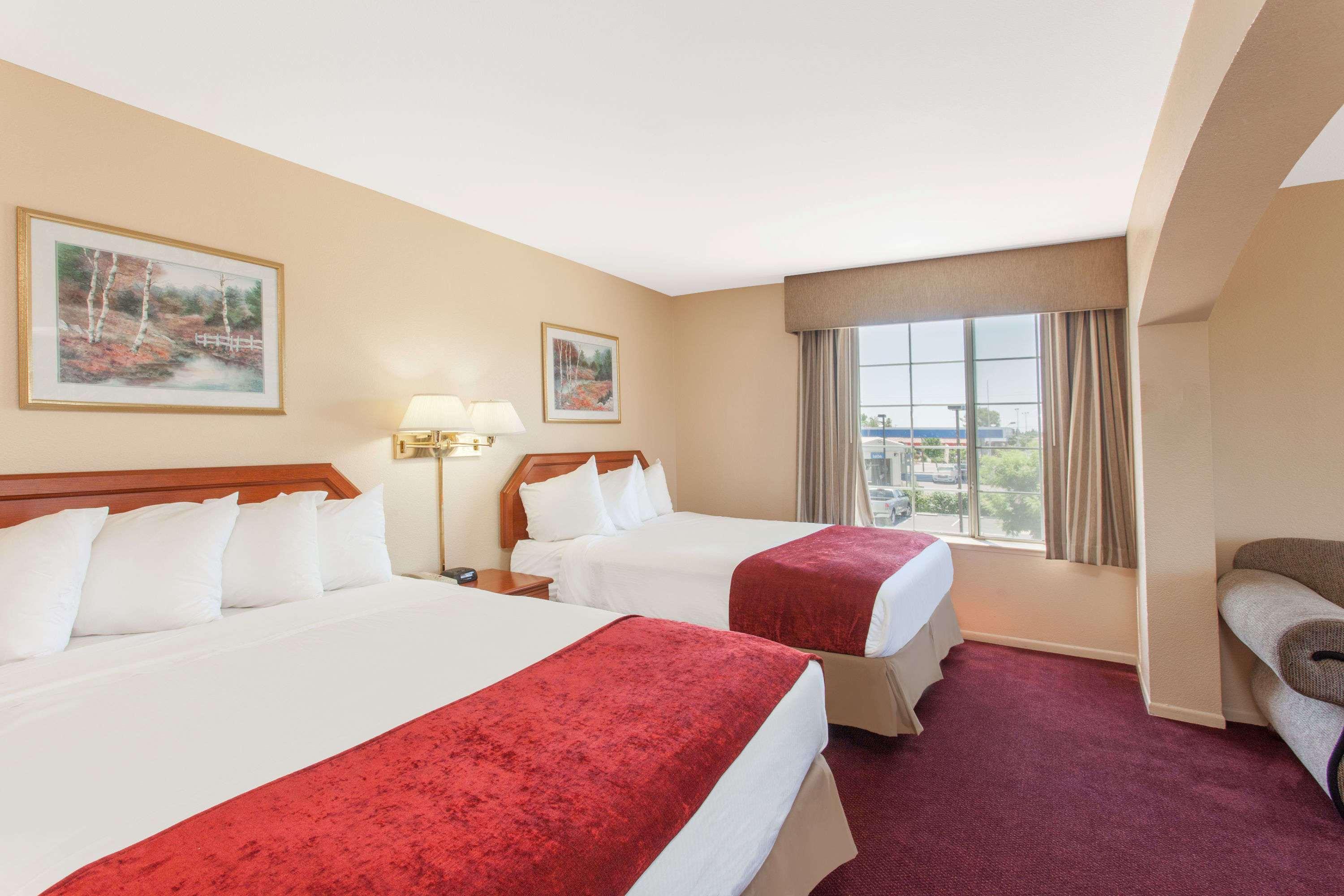 Hotel Ramada By Wyndham Fresno Northwest Zewnętrze zdjęcie